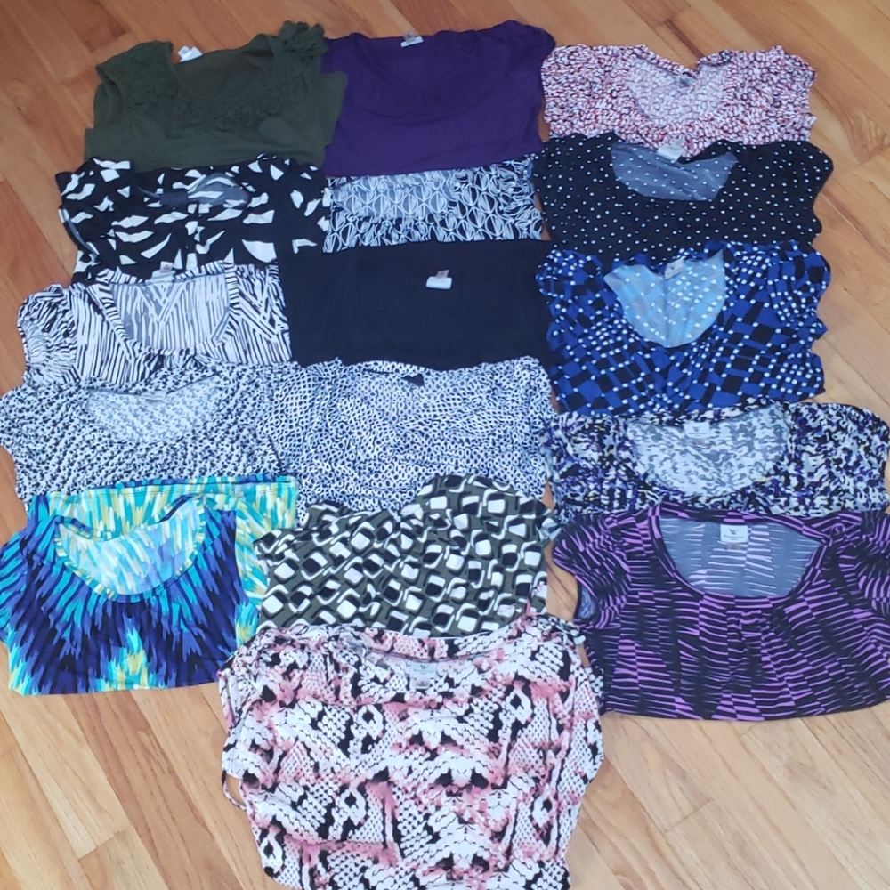 (16) Worthington Size Medium Dress Tops